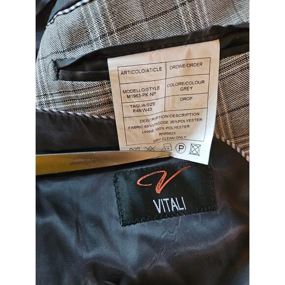 Mens Vitali Three Piece Suit Vested Suit Brand New 48R 43W Gray plaid - Picture 15 of 15